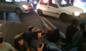 הסירוב בנמ"ר הוציא מאות לרחובות