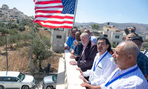 האקבי בתיעוד חריג: שלף טלפון וצילם יהודים