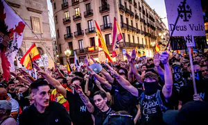 Far-right activists give Nazi salutes in heart of Madrid