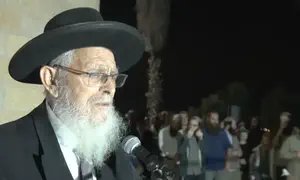הרבנית רבקה שפירא מובאת למנוחות בעפרה