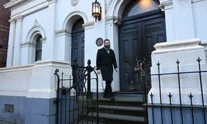 Islamic preacher calls for taking up arms against Jews