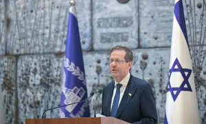 Herzog urges Britain to back down