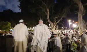 צפו: אלפים בתפילה של 'ראש יהודי' בתל אביב