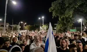 שירת 'תהא השעה הזאת' בפתיחת מסע ההלוויה