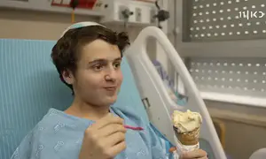 צפו: חיים אכל בפעם הראשונה בחייו