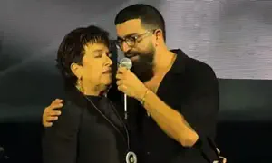 חנן בן ארי שר עם אימו את 'ניגון הנשמות'