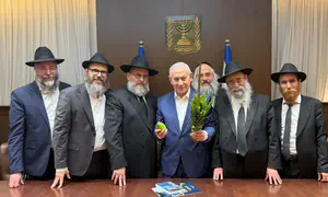 Chabad to Netanyahu: ‘Bring light into the darkness’
