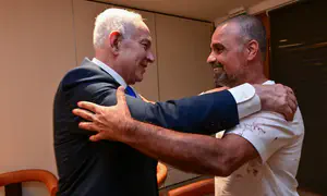 הציל את הטיסה: המטוס צלל, משכתי את ההגאים
