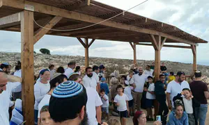 החברים הנציחו את אריאל הי"ד בהר עיבל