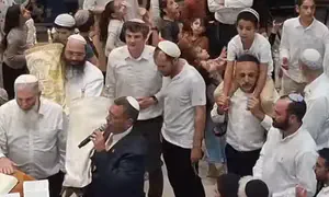 Watch: Jerusalem mayor attends 'second hakafot' at Machon Meir