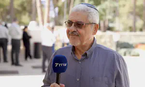 Он построил Зал памяти - и, его имя было высечено на нем