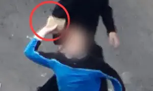 תיעוד: נער חרדי יידה אבנים לעבר שוטרים