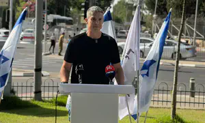 ההצעה של יועז הנדל לעופר וינטר