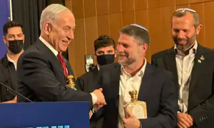 נתניהו הגיע לכנס - והופתע משירת יום הולדת