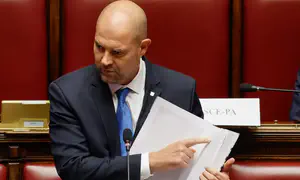 Петра Байер поблагодарила Амира Охану на иврите