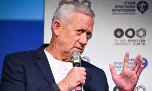 בני גנץ פורש