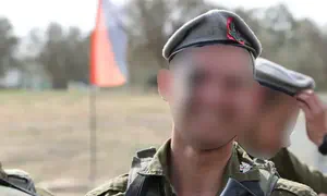בלי בית תומך, חלום הקצונה התגשם