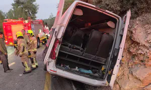 Nine rescued after minibus crashes