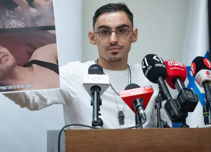 Yonatan Sindel/Flash90 Former hostage demands MKs resign