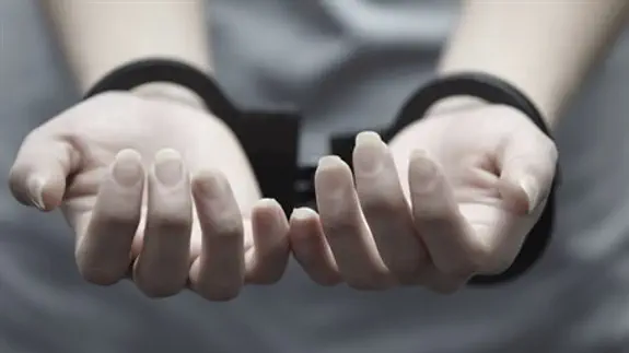 Jailed get-refusers to be banned from Torah study | Israel National News