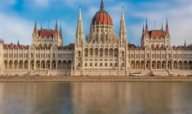 German tourists violently attack Israelis in Budapest