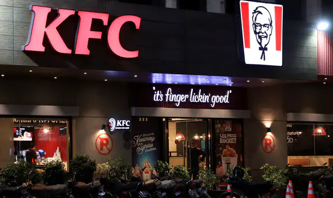One dead as violent anti-KFC protests rock Pakistan over Gaza war