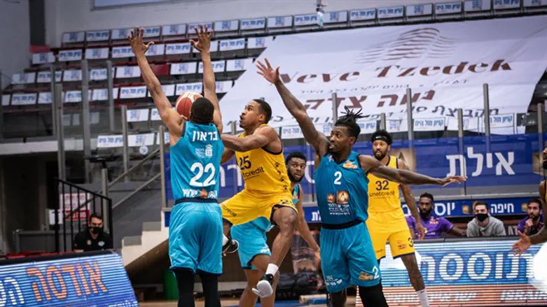 מגי בדרך לסל הערב