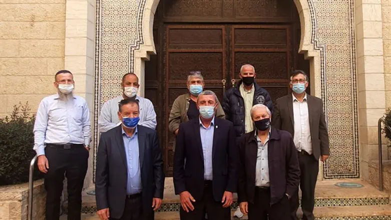 הרב רפי פרץ במהלך הביקור במרכז