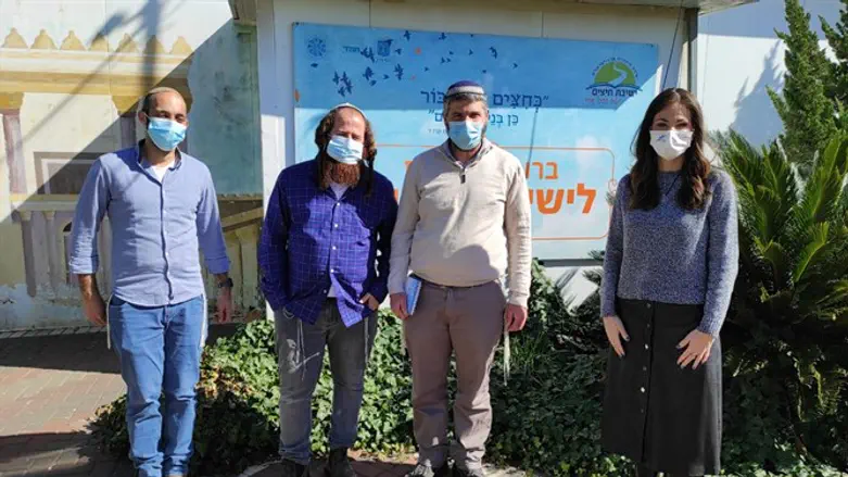 השרה ינקלביץ' בישיבת חיצים