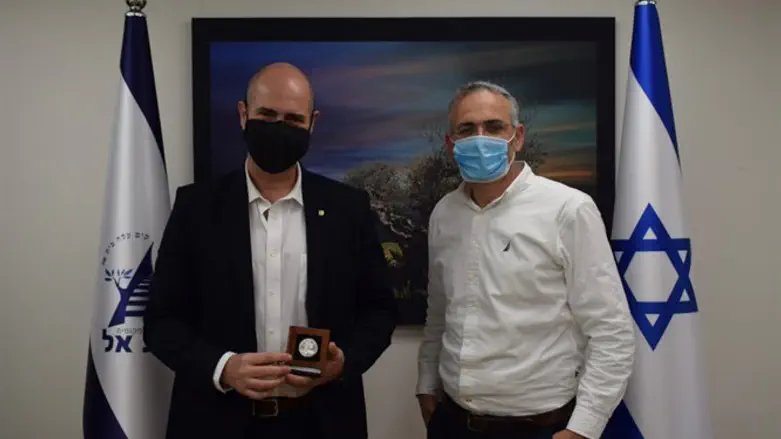 אמיר אוחנה ושי אלון