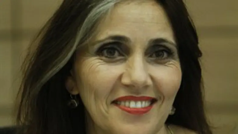 יוליה שמאלוב ברקוביץ'. נגד לבני