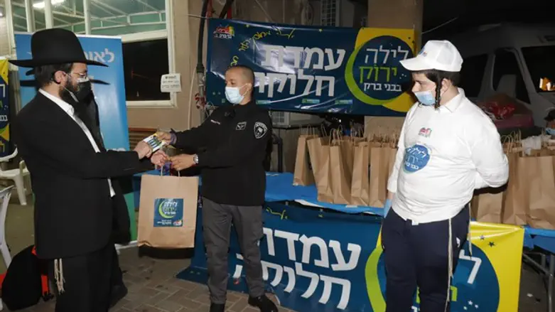 "Зелёная ночь" в Бней-Браке. Иллюстрация