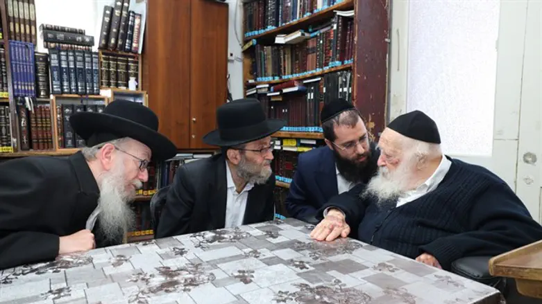 גפני וליצמן עם הרב קניינסקי