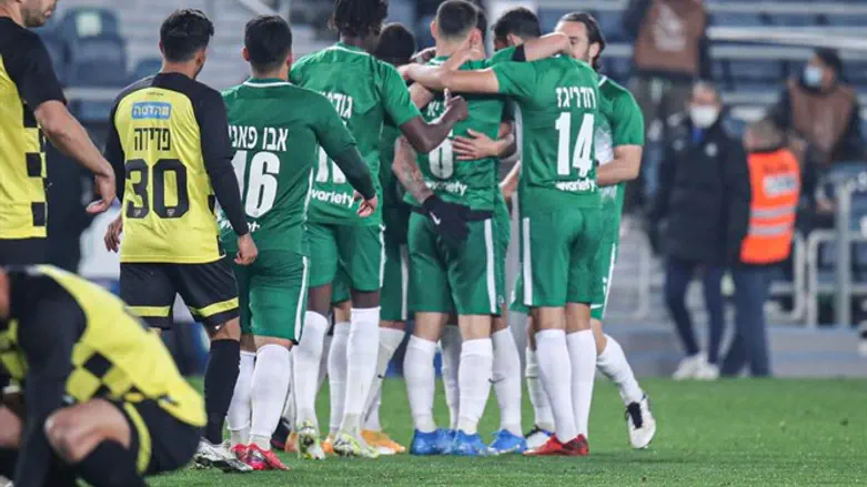 שחקני חיפה חוגגים הערב מול בית"ר