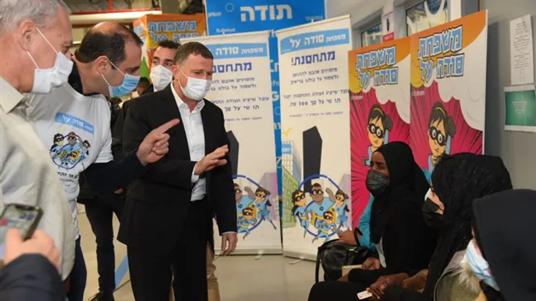 Edelstein at Sodastream factory