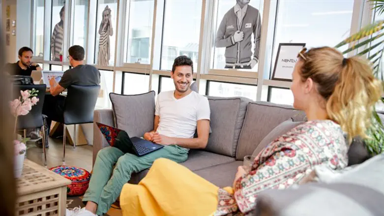 Some immigrants to Israel work in Nefesh B'Nefesh's hub, pre-pandemic