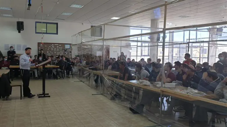 סמוטריץ' בישיבת עתניאל