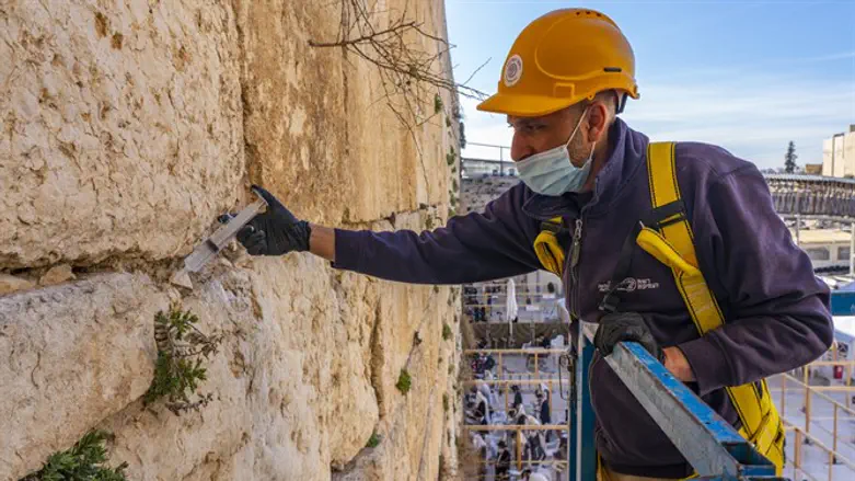 Conservation work at Western Wall