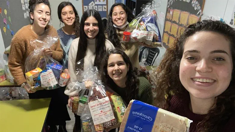 בנות השירות הלאומי חוגגות פורים