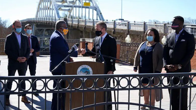 השגריר ארדן במהלך הביקור