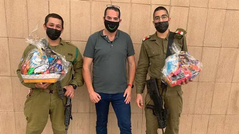 משלוחי מנות לחיילים