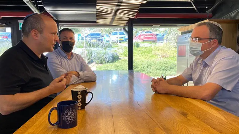 בנט ומתן כהנא עם הרב עמיחי גורדין