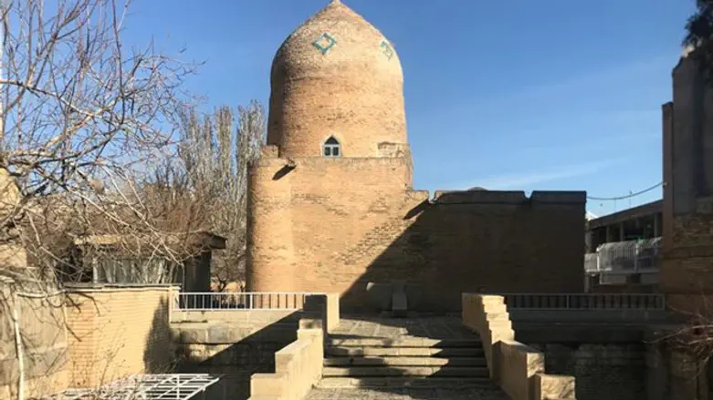 קבר אסתר ומרדכי