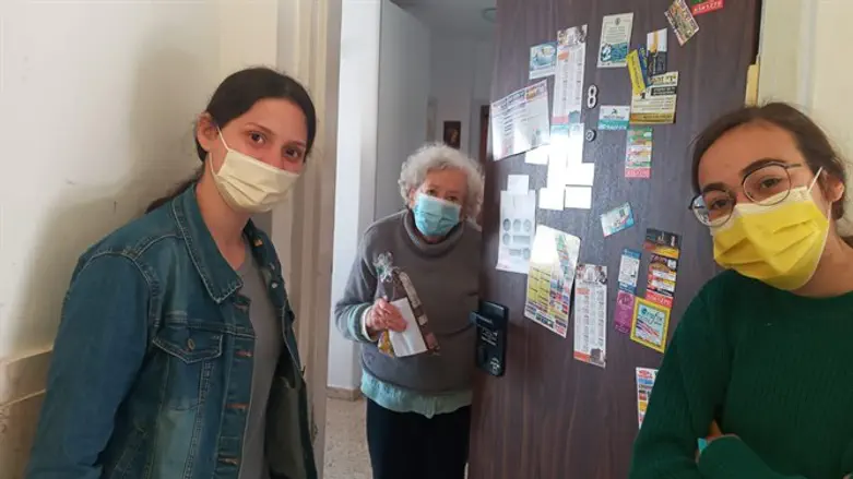 משלוחי מנות לניצולי שואה