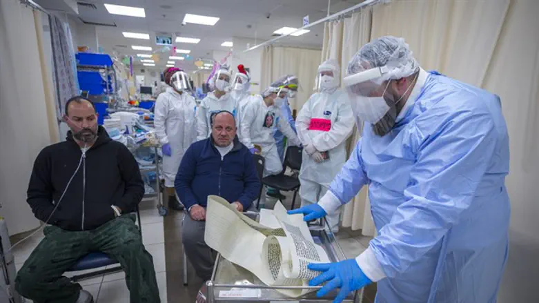 קריאת מגילה לחולי קורונה