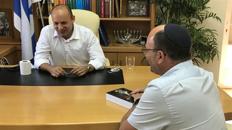 משה וינשטוק ונפתלי בנט