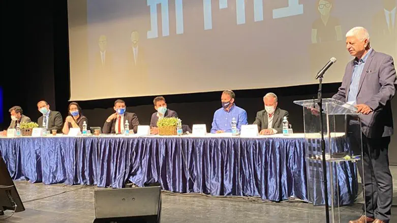 פאנל בחירות במעלה אדומים