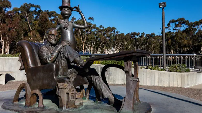 Dr. Seuss statue