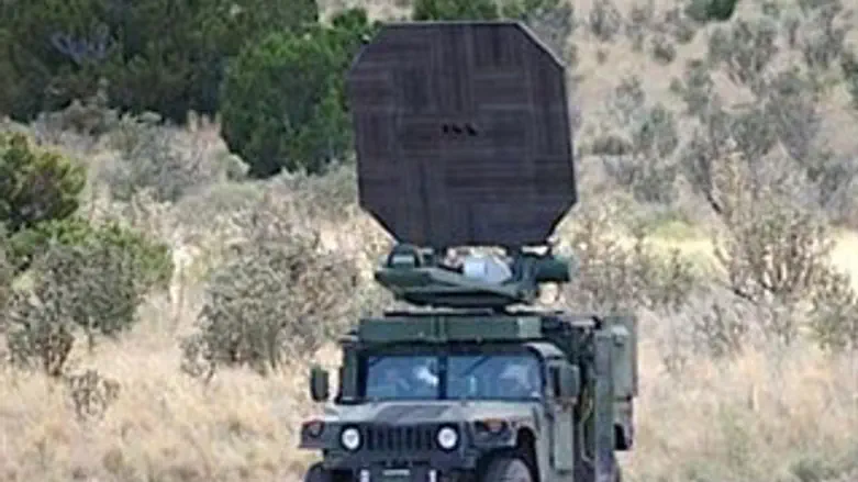 קרן הכאב על ג'יפ האמר