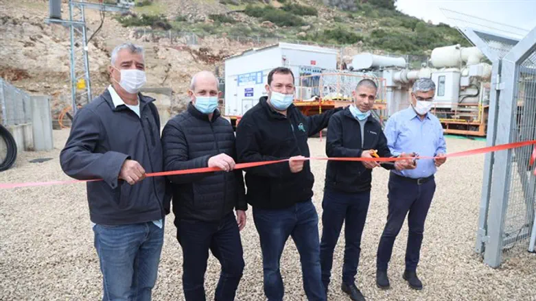 משה כהן מחברת החשמל יחד עם ראשי המועצות בשומרון